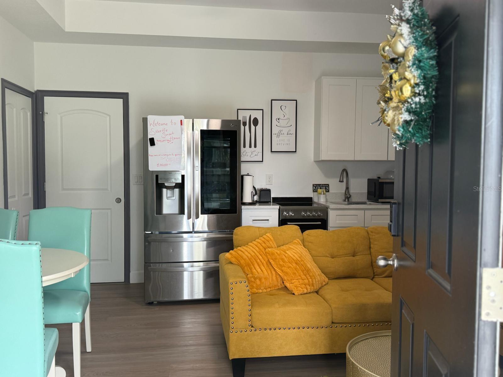 HOLLY HILL GROVE AND FRUIT CO - Residential Lease