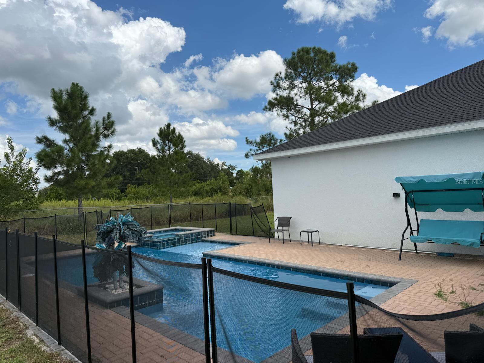 HOLLY HILL GROVE AND FRUIT CO - Residential Lease