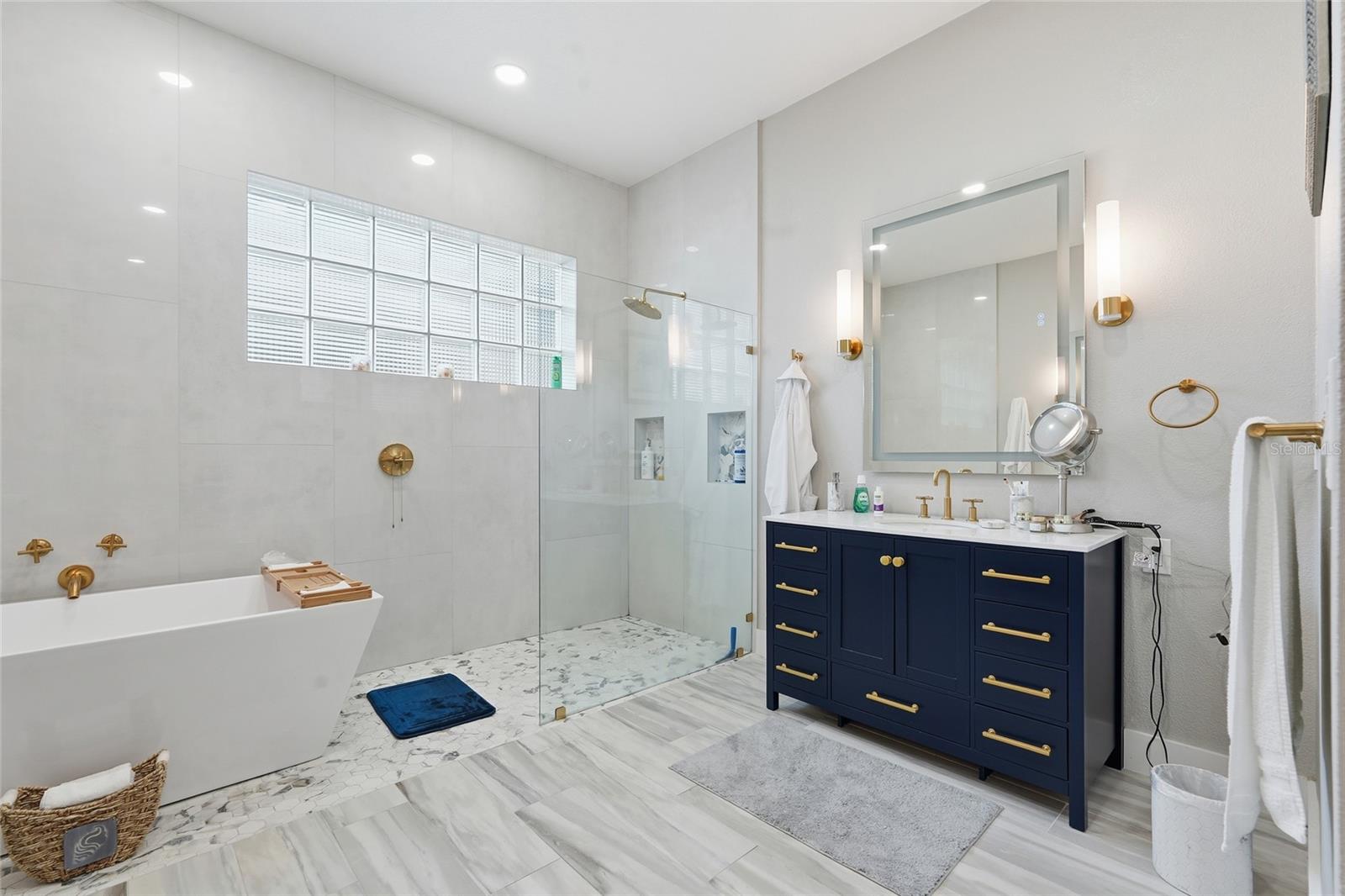 ARBOR LAKES B - Residential