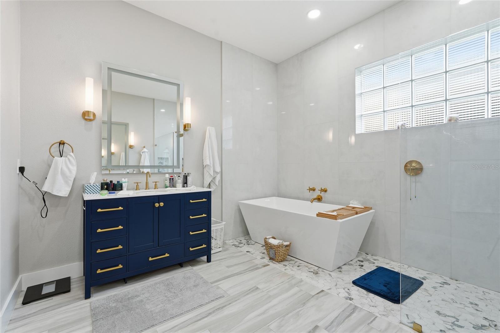 ARBOR LAKES B - Residential