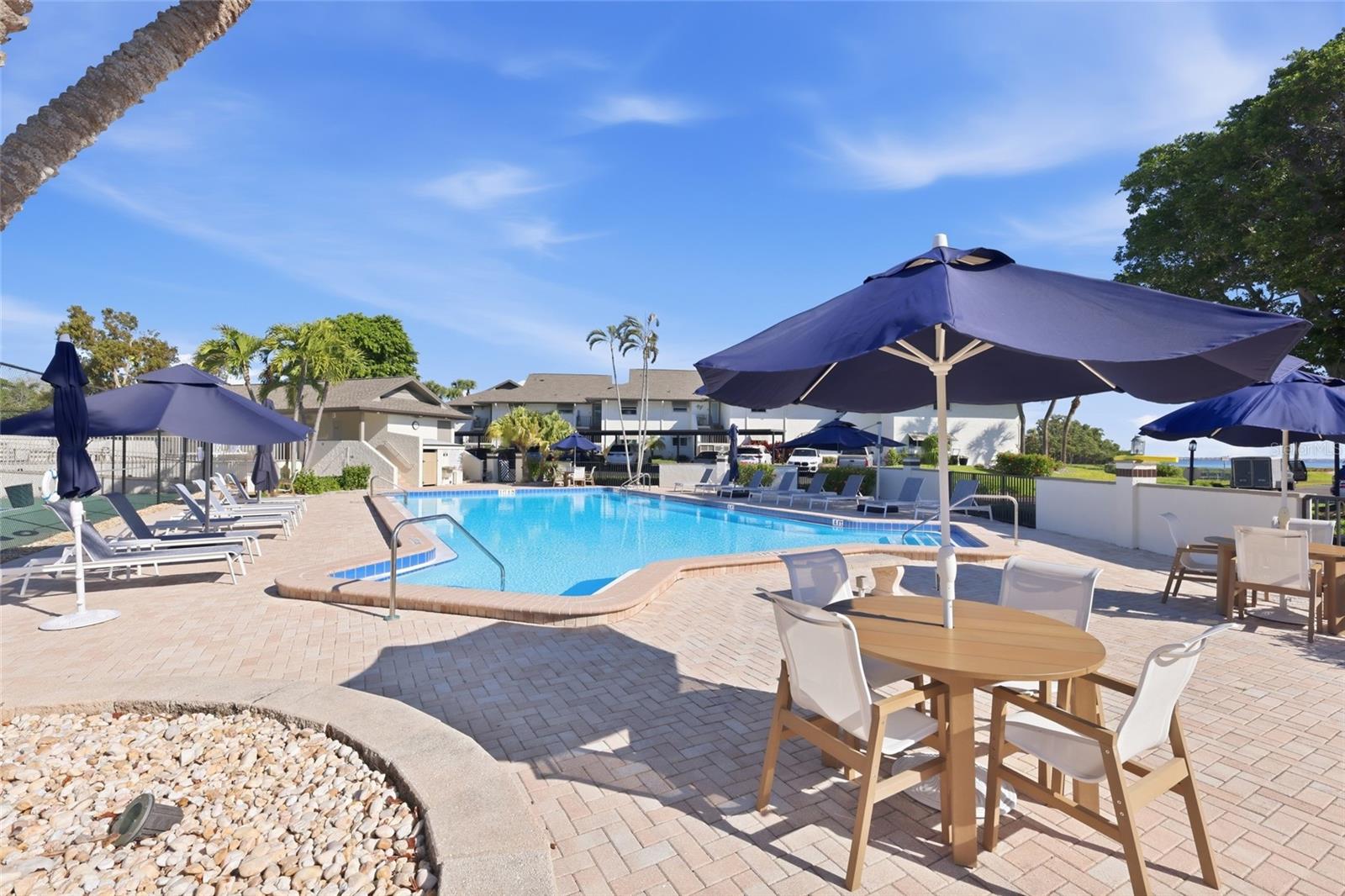 PELICAN HARBOUR & BEACH CLUB - Residential