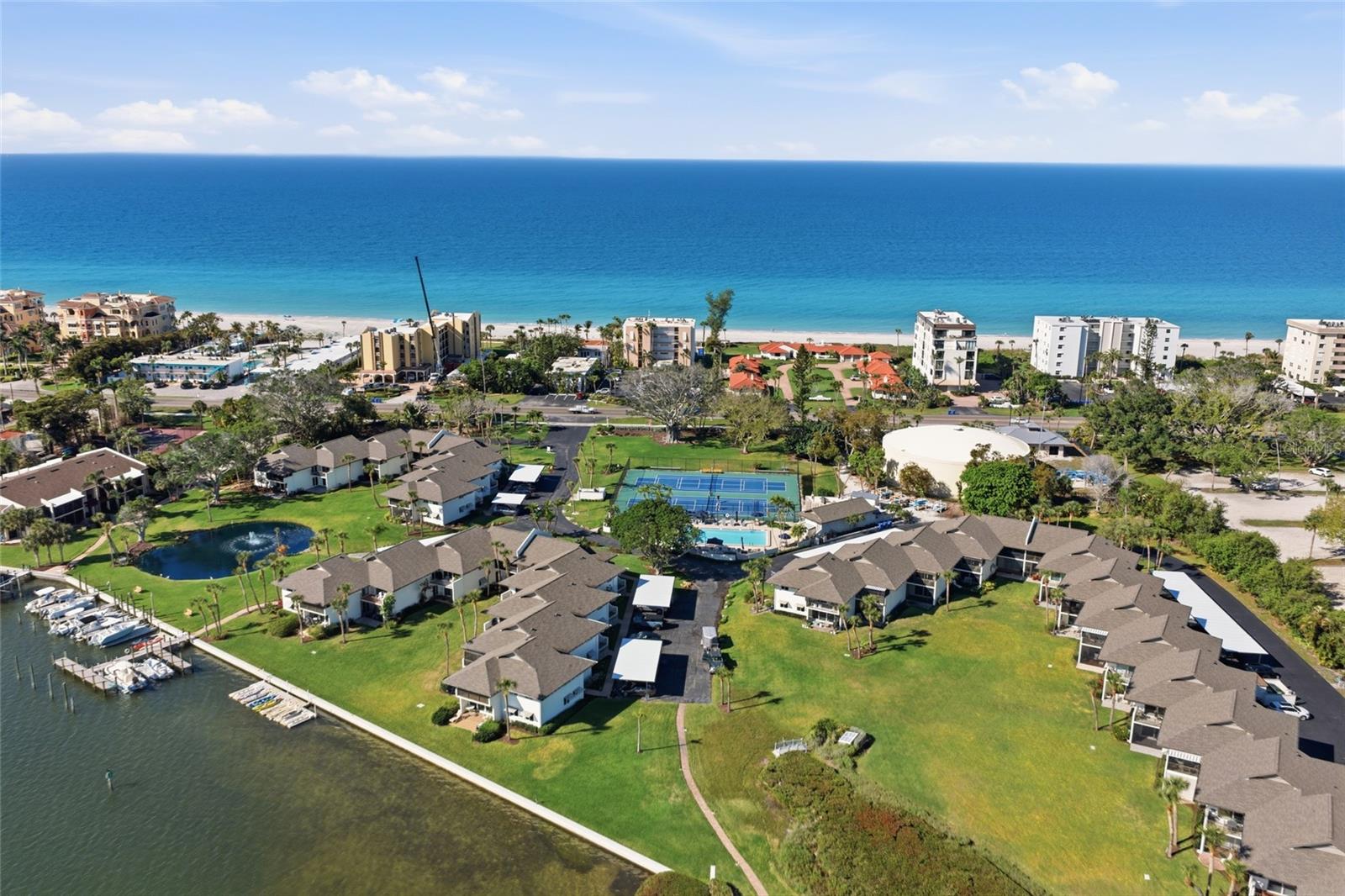 PELICAN HARBOUR & BEACH CLUB - Residential