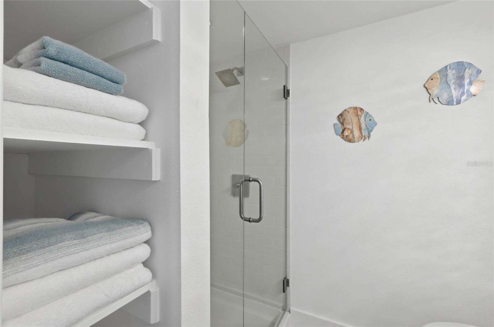 PELICAN HARBOUR & BEACH CLUB - Residential