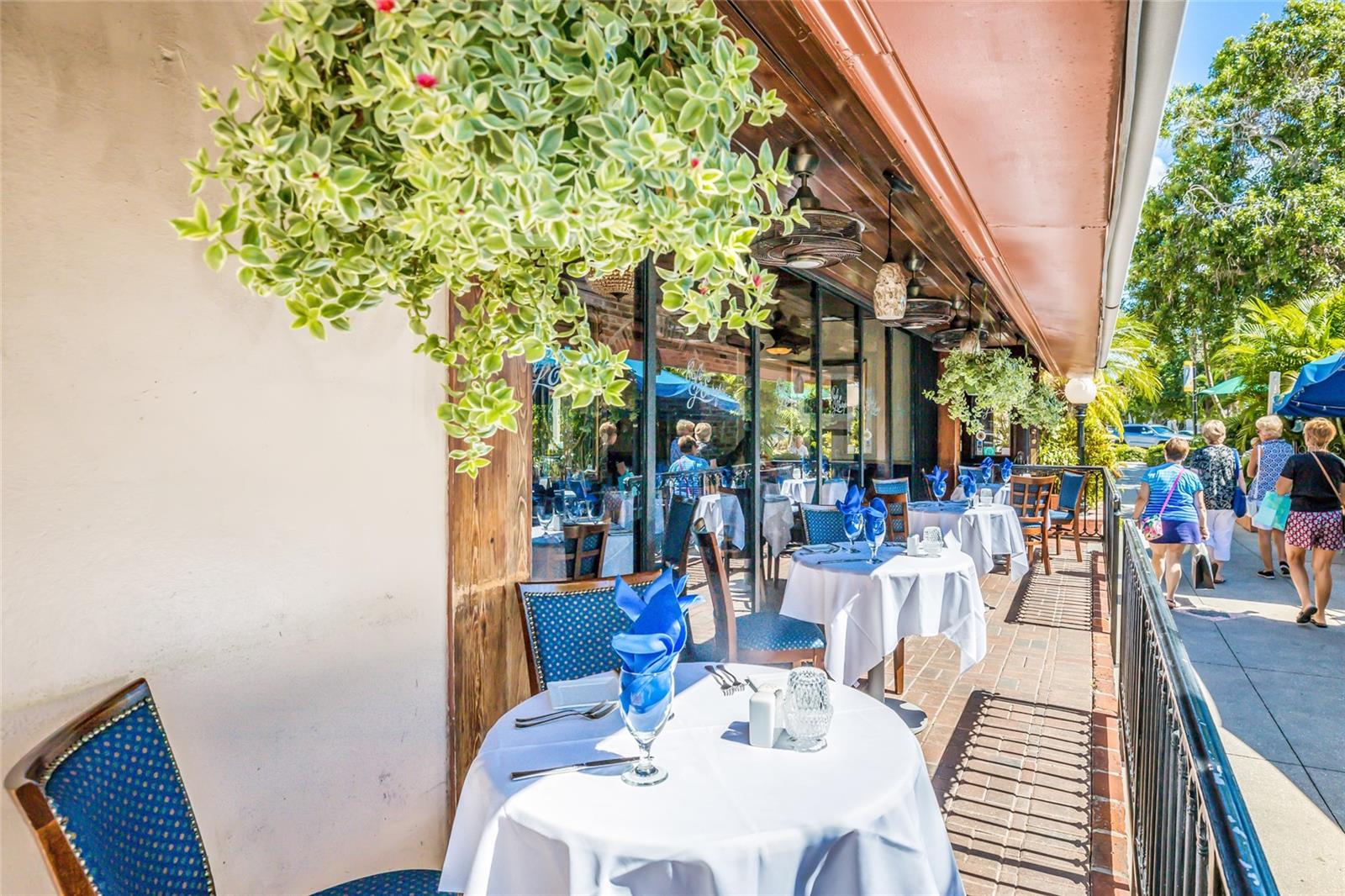 PELICAN HARBOUR & BEACH CLUB - Residential