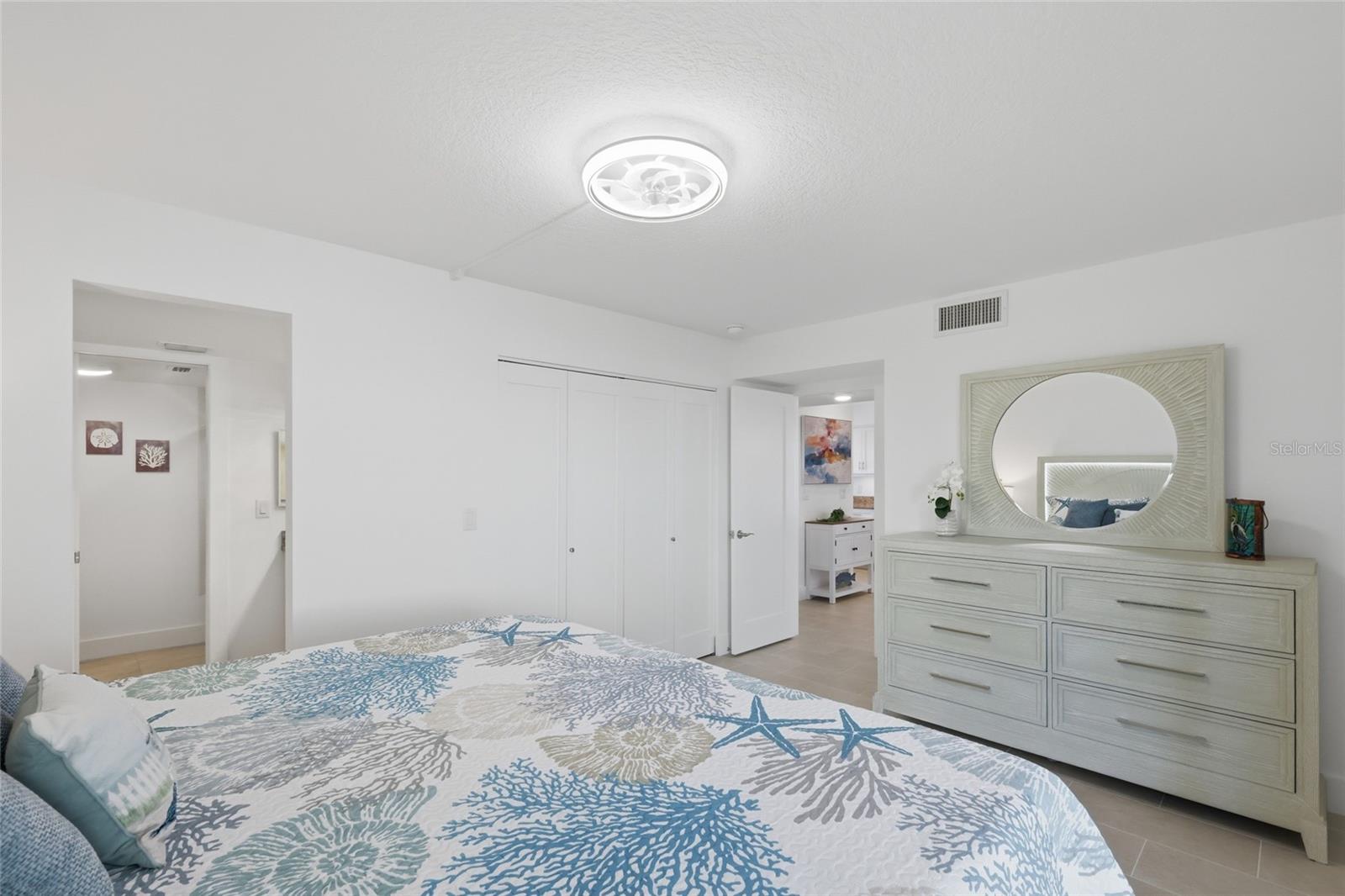 PELICAN HARBOUR & BEACH CLUB - Residential