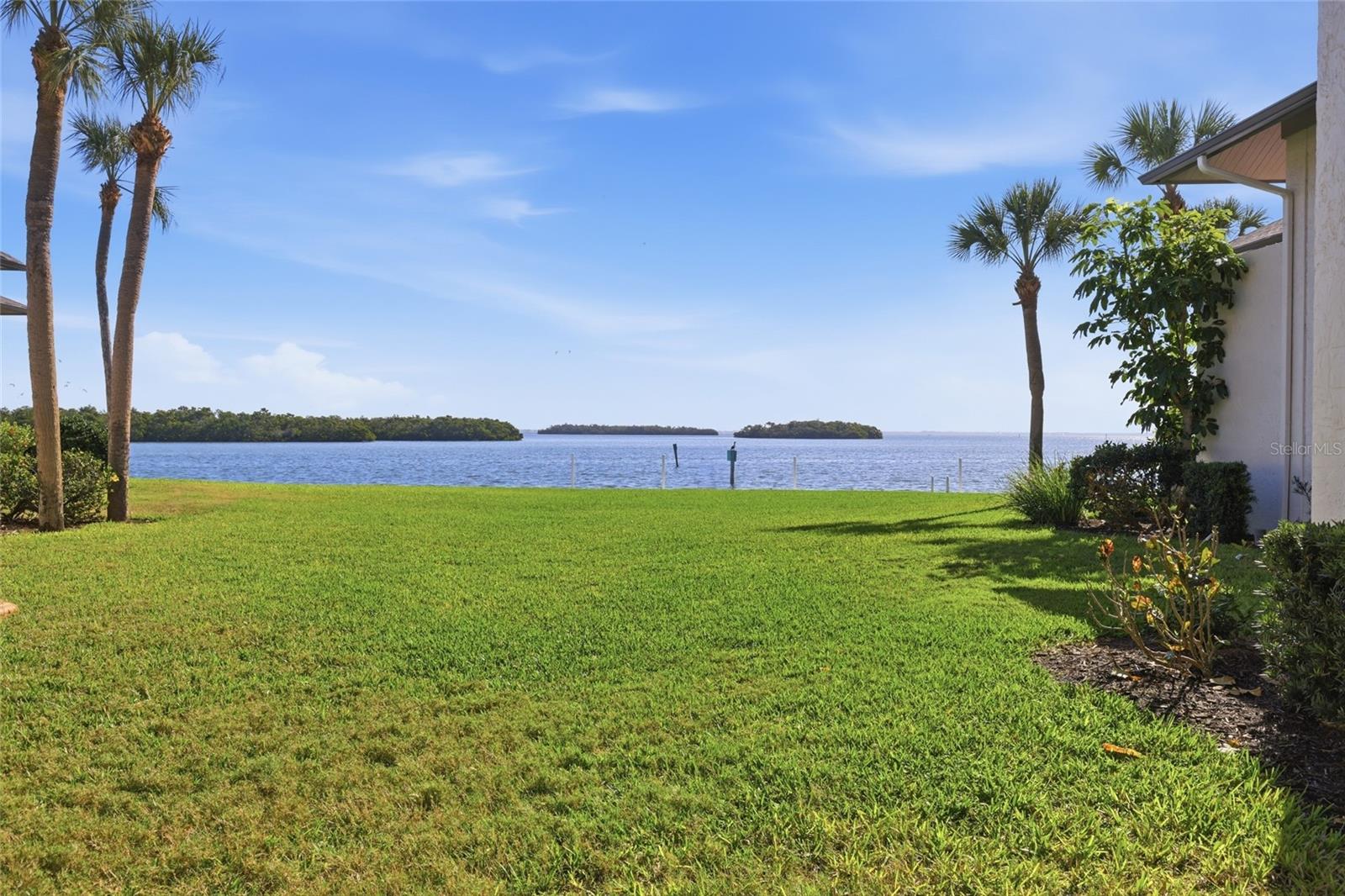 PELICAN HARBOUR & BEACH CLUB - Residential