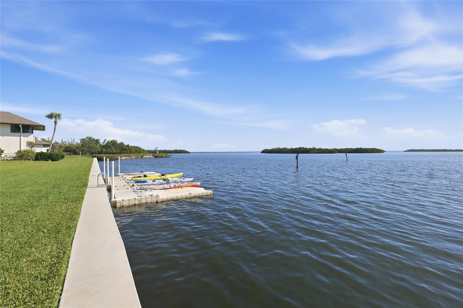 PELICAN HARBOUR & BEACH CLUB - Residential