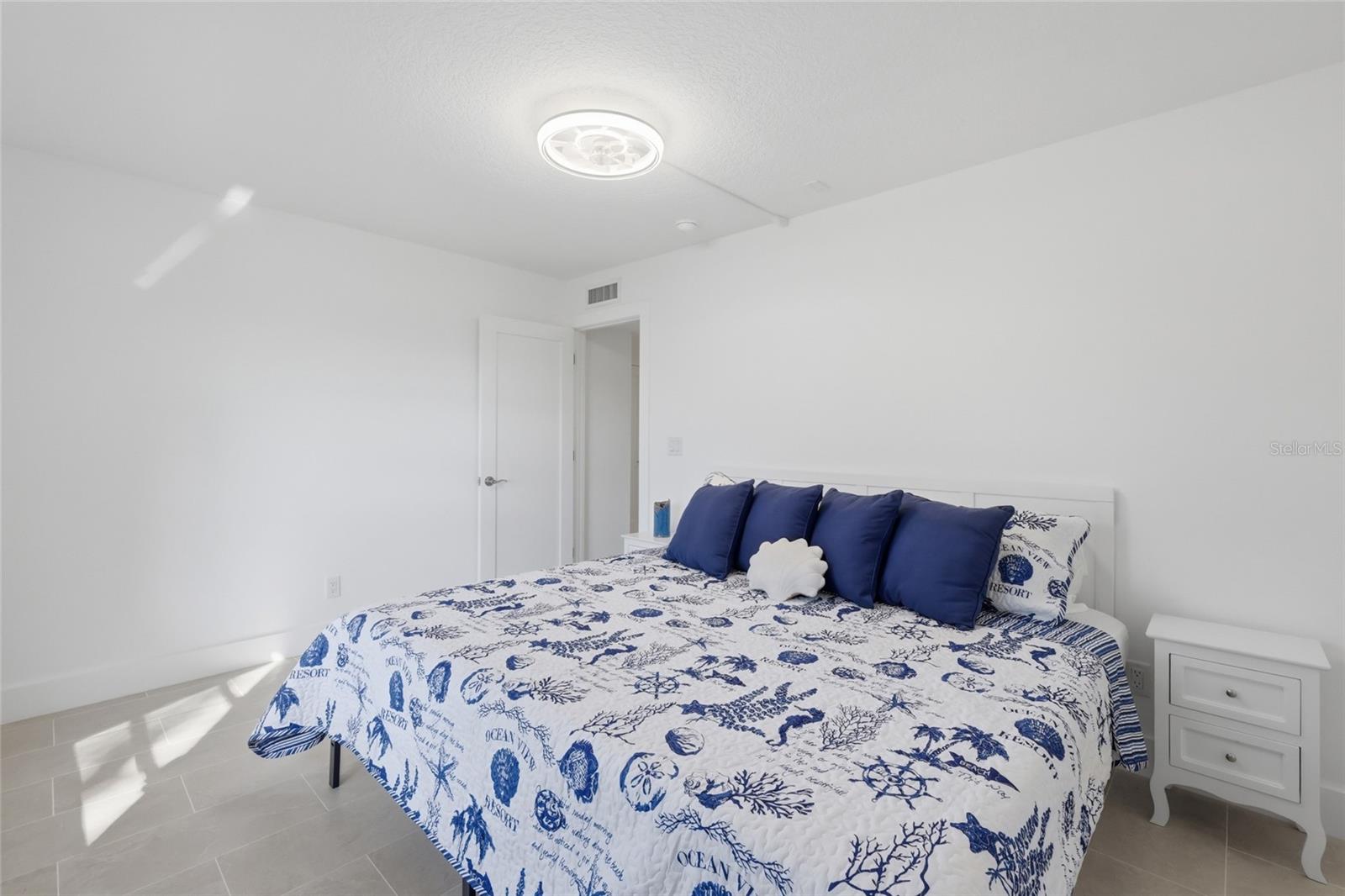 PELICAN HARBOUR & BEACH CLUB - Residential