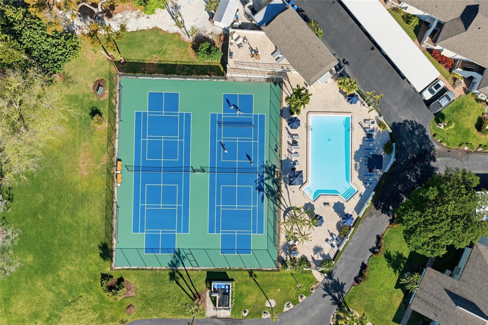 PELICAN HARBOUR & BEACH CLUB - Residential