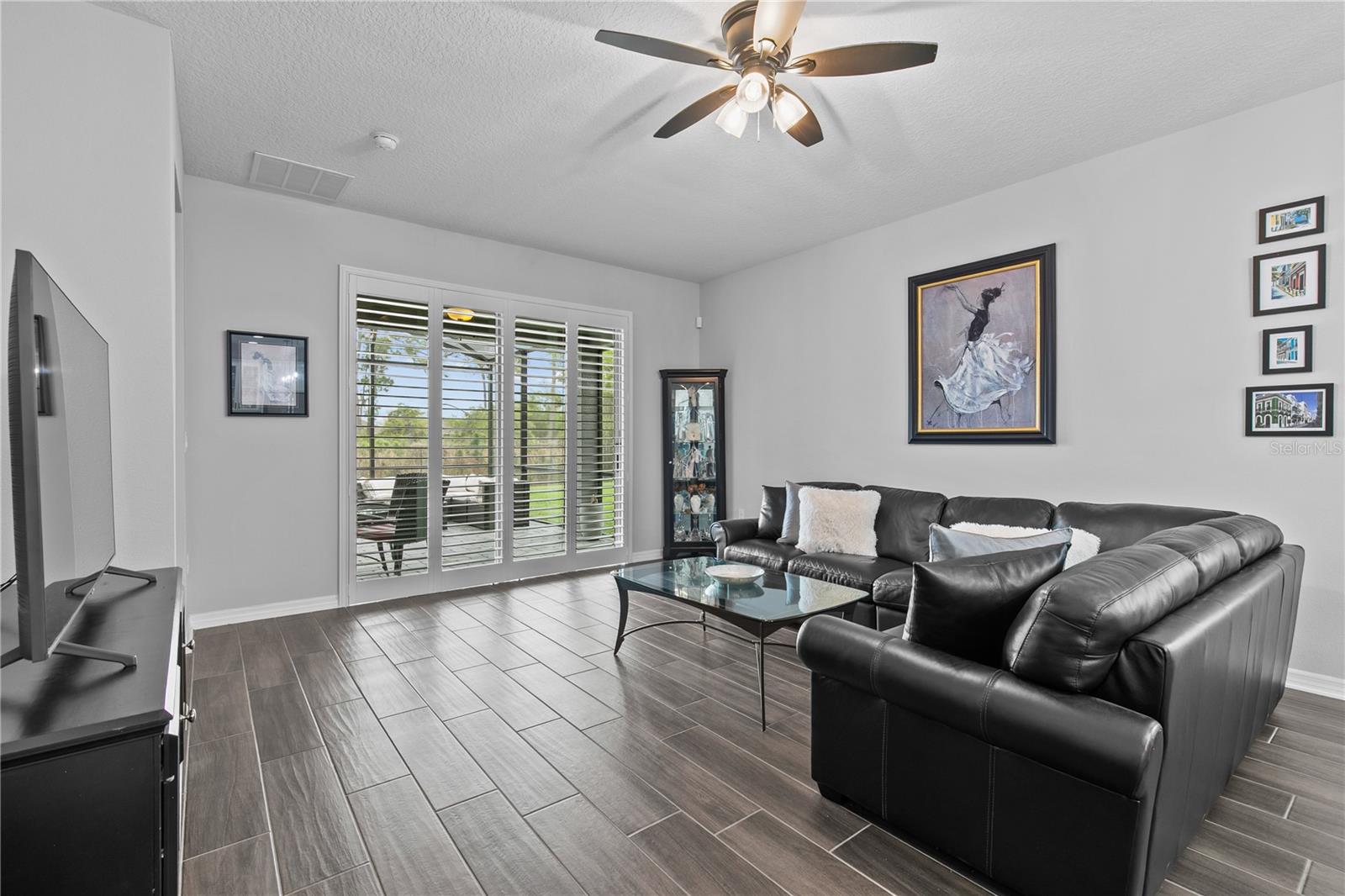 RIVIERA BELLA UN 7 - Residential