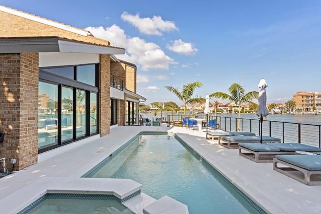 BAYWAY ISLES - Residential