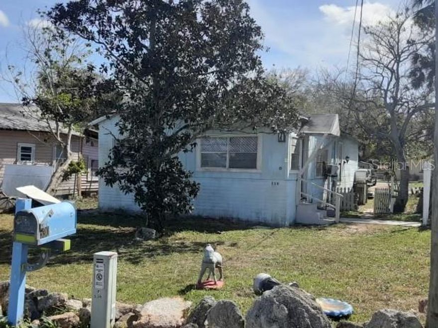 INVESTORS SPECIAL, DEEP LOT, SINGLE FAMILY OR DUPLEX CAN BE BUILT ON THE LOT AFTER A TEAR DOWN OF THE EXISTING HOME IF PREFERRED. ;Water: City