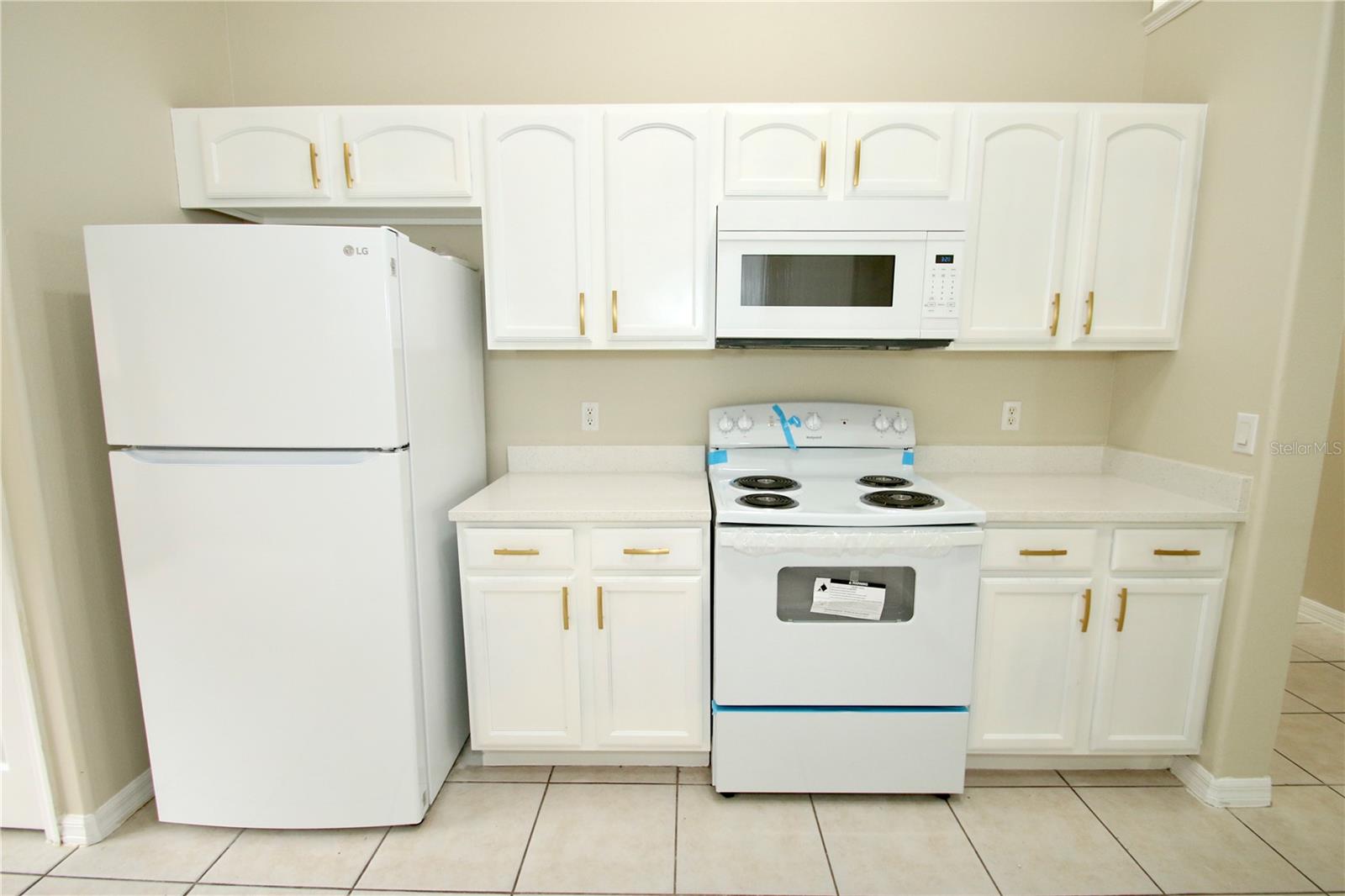 GREEN VALLEY WEST - Residential Lease