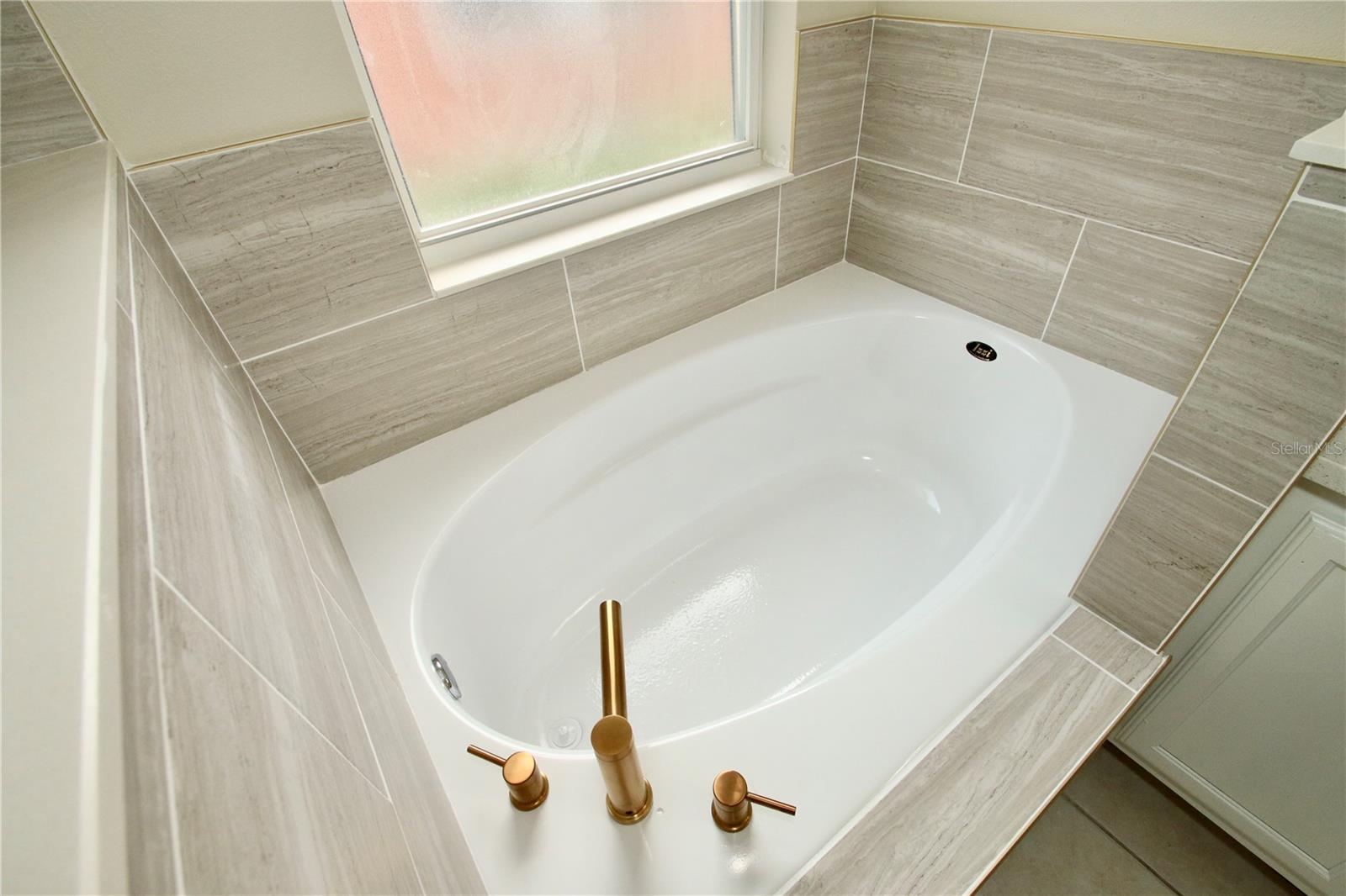 GREEN VALLEY WEST - Residential Lease