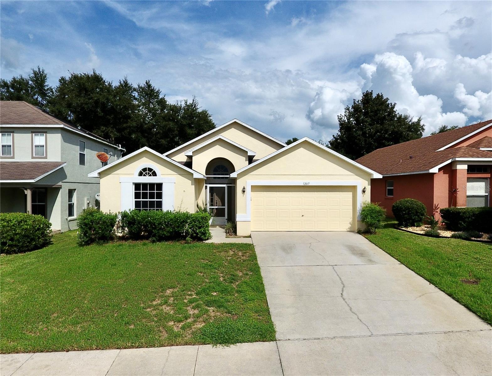 GREEN VALLEY WEST - Residential Lease