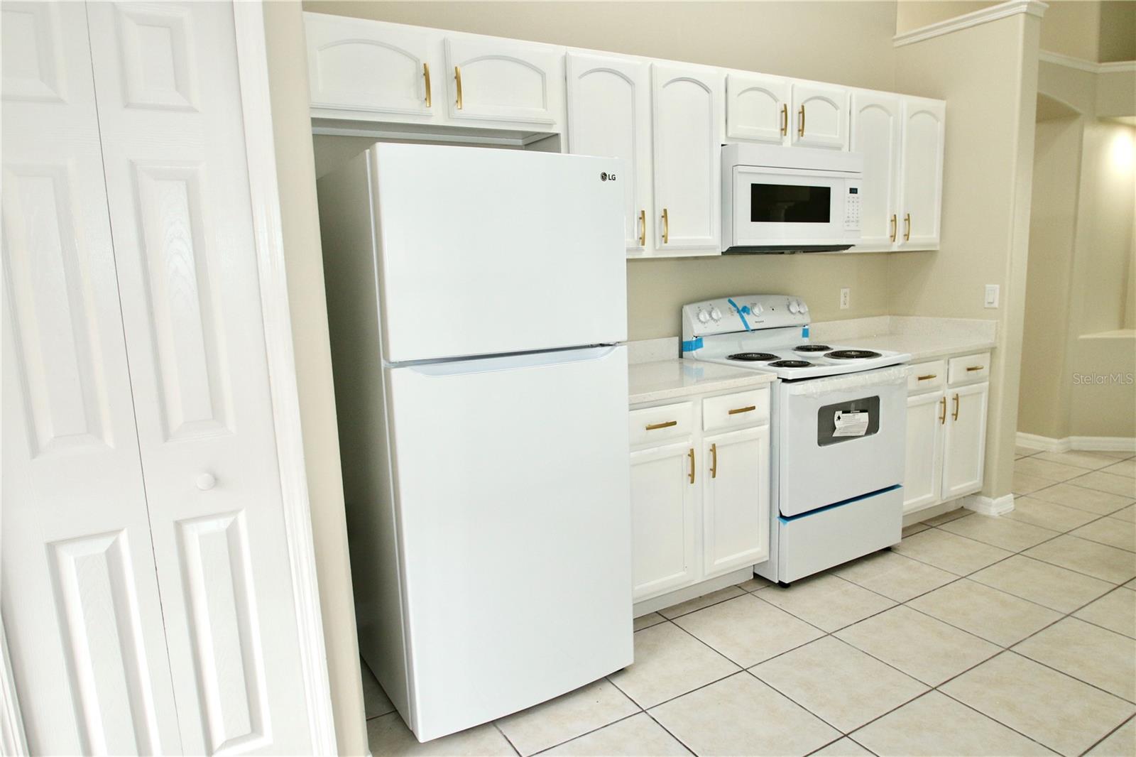 GREEN VALLEY WEST - Residential Lease