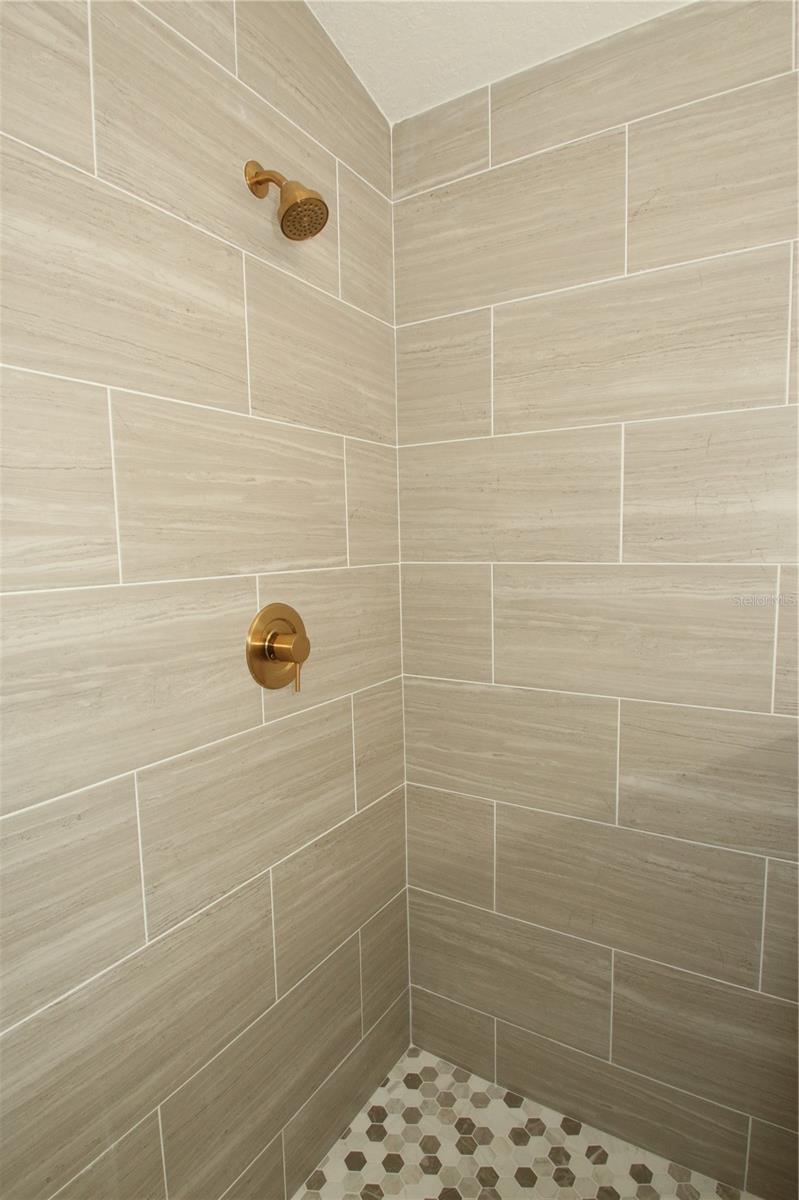 GREEN VALLEY WEST - Residential Lease