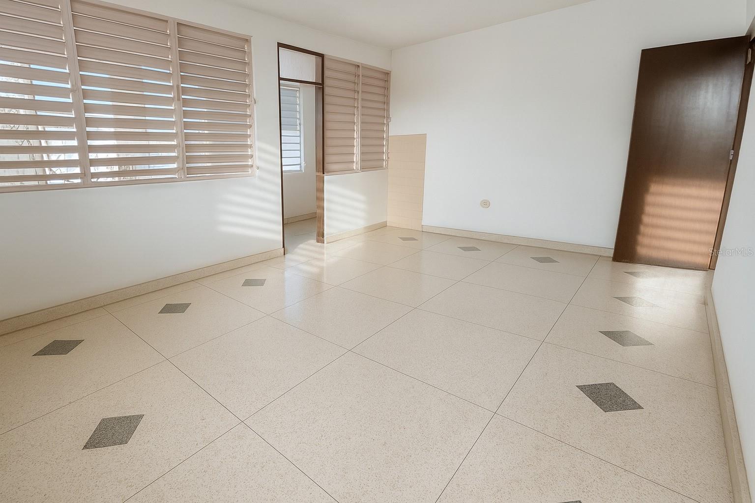 AVENIDA DR. TEJADA - Residential