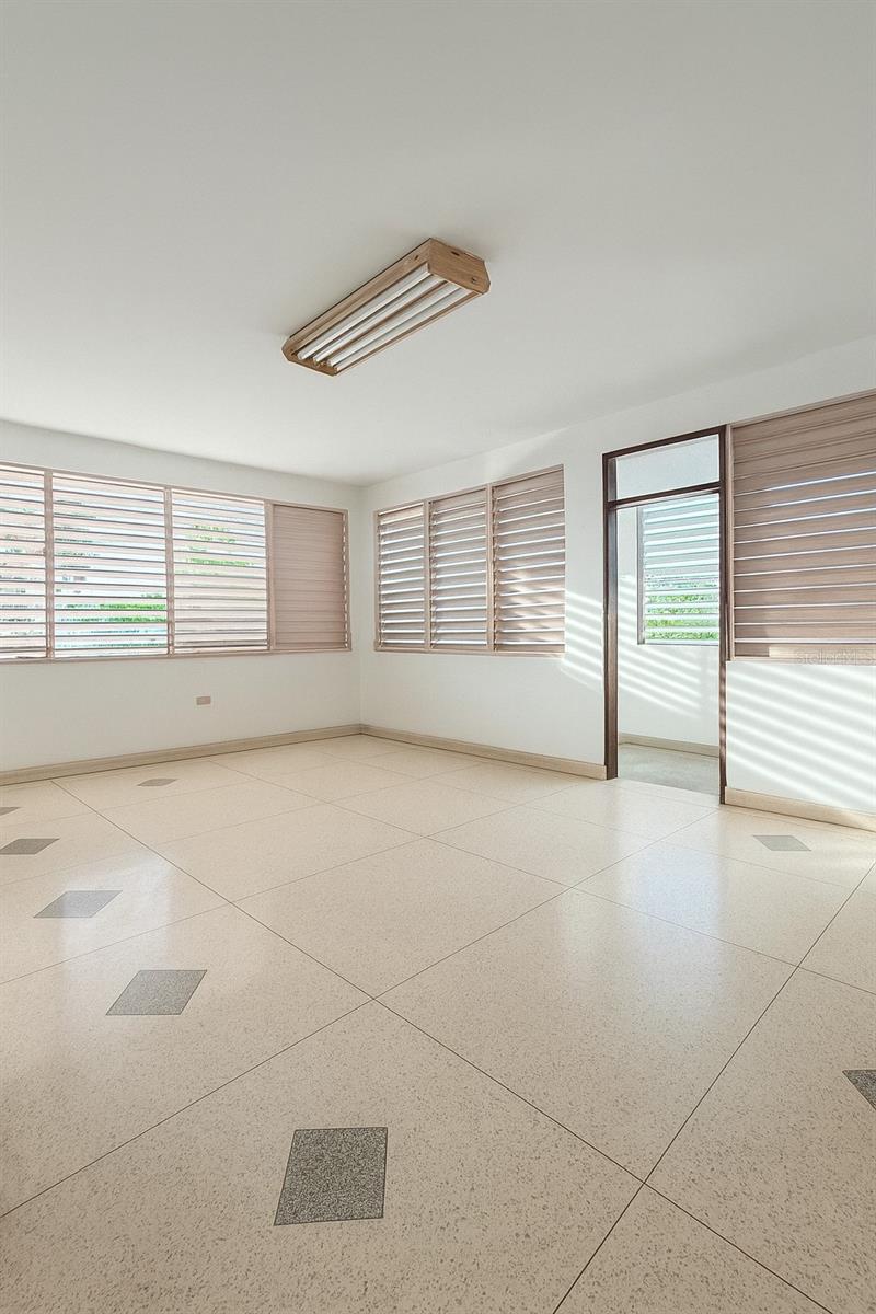 AVENIDA DR. TEJADA - Residential