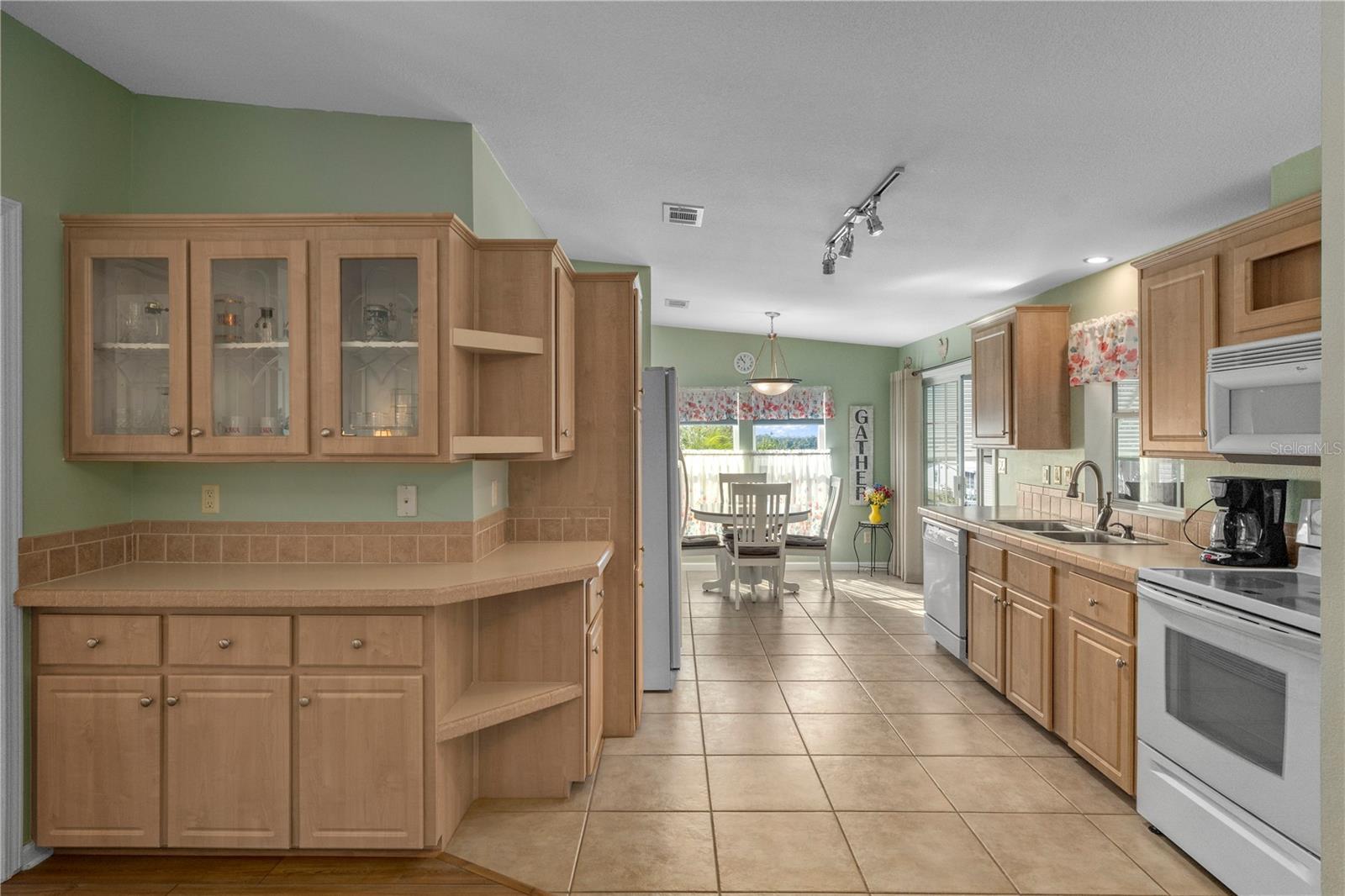 GRAND HORIZONS PH 03 - Residential