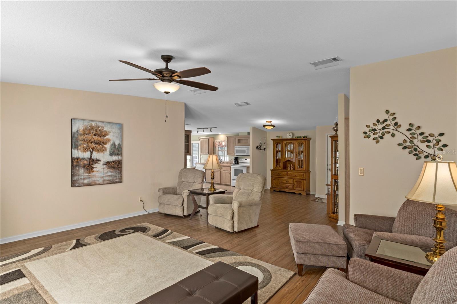 GRAND HORIZONS PH 03 - Residential