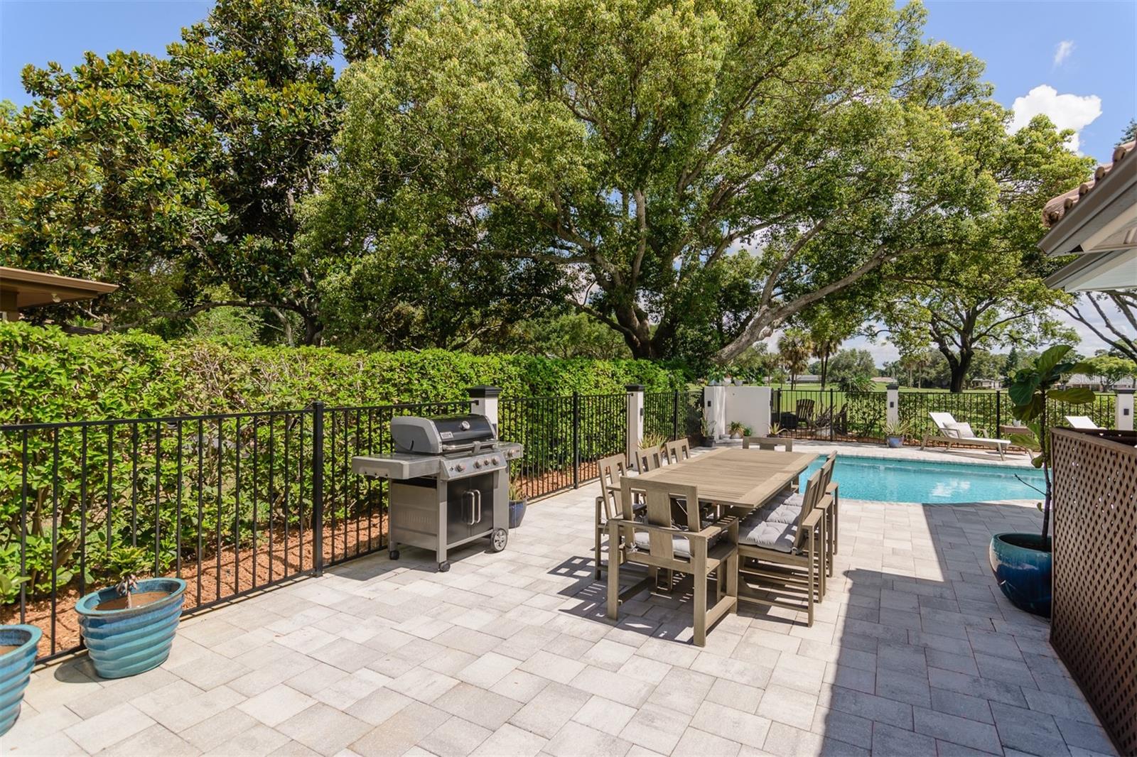 Start every morning with sunrays filtering through majestic oak trees – image 58