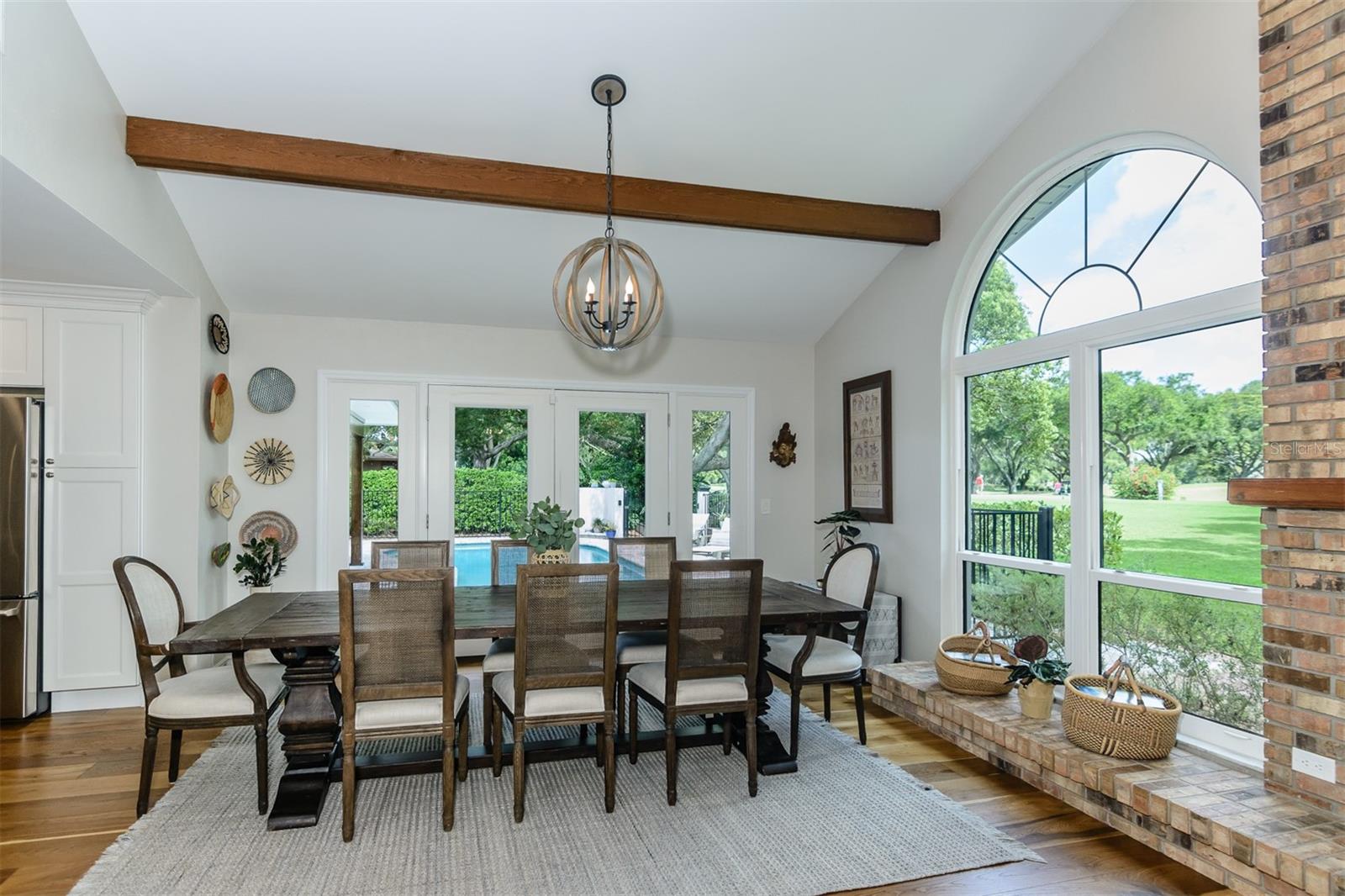 Start every morning with sunrays filtering through majestic oak trees – image 18