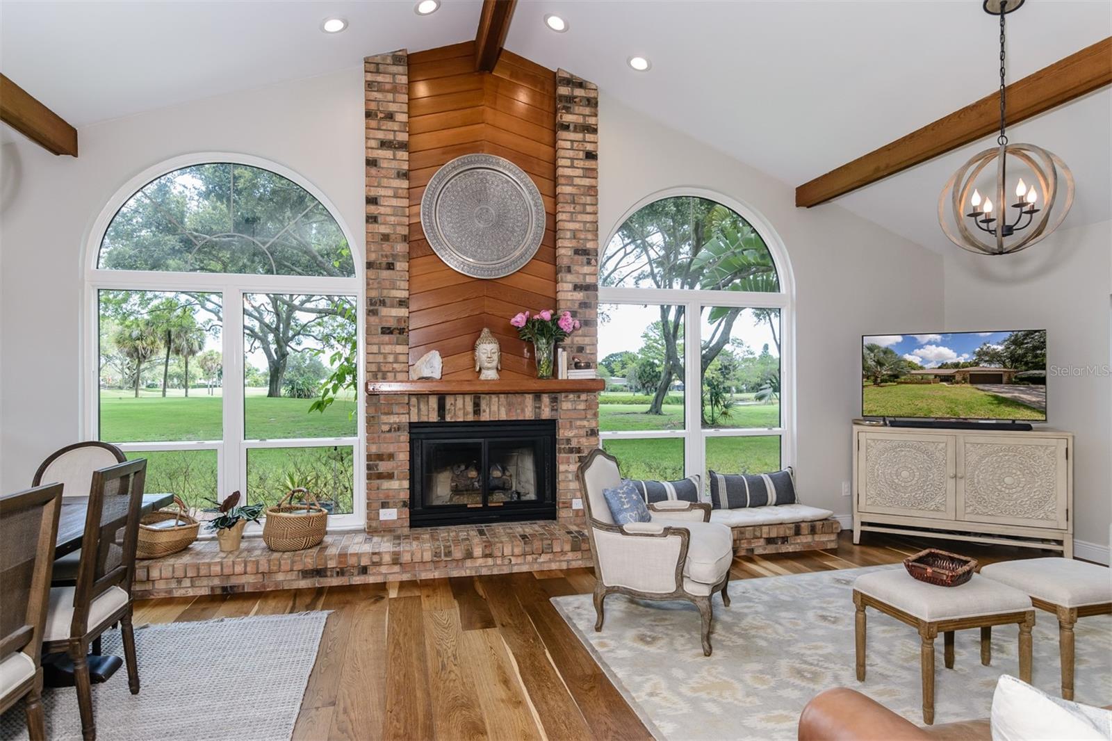 Start every morning with sunrays filtering through majestic oak trees – image 15