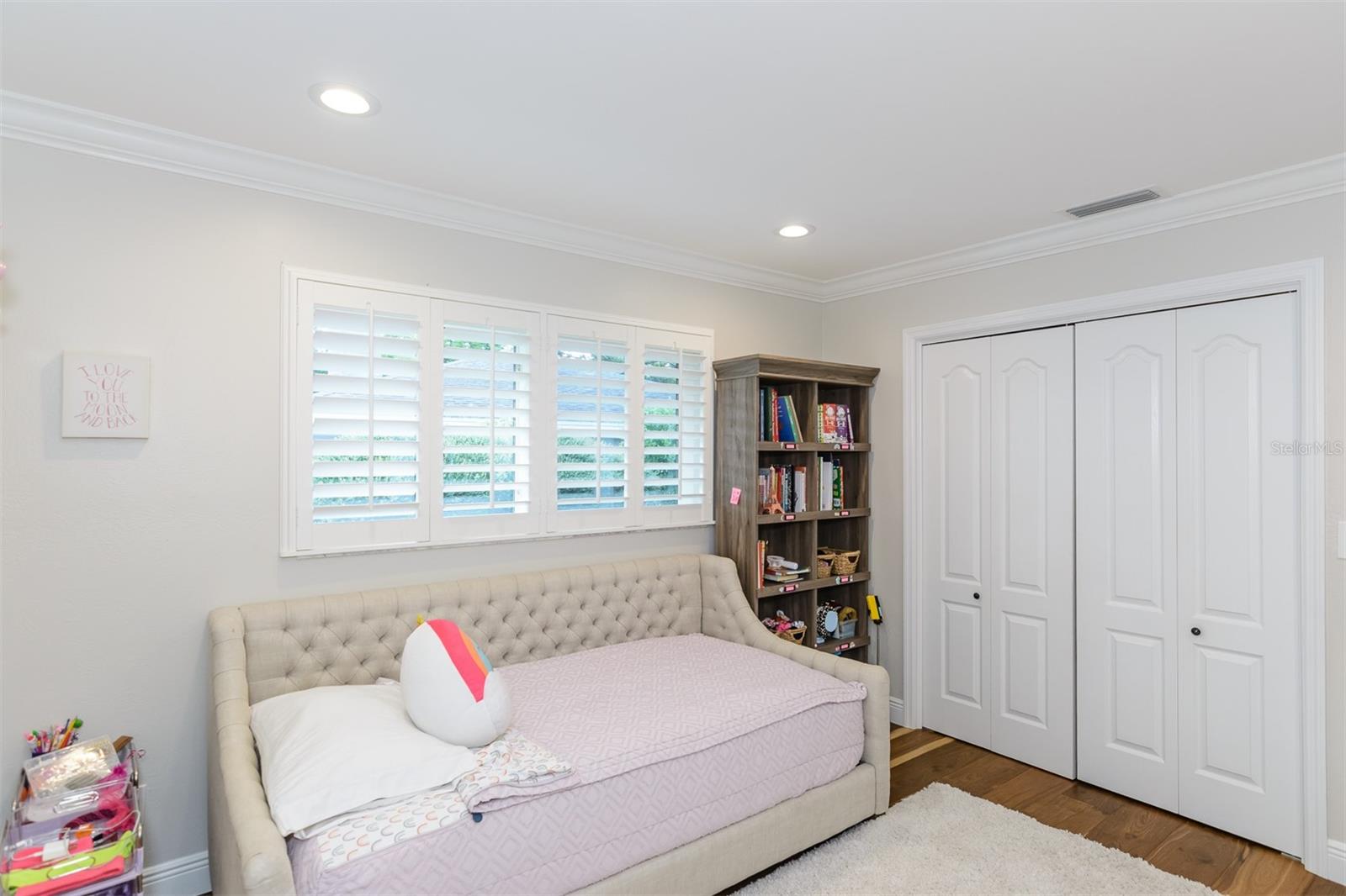 Start every morning with sunrays filtering through majestic oak trees – image 43