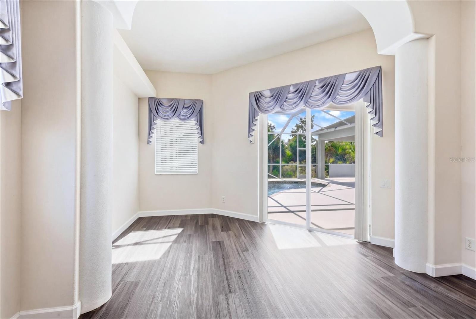 MANASOTA MANOR - Residential