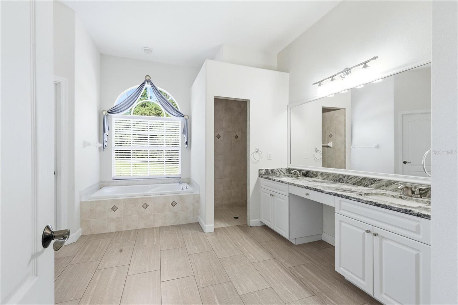 MANASOTA MANOR - Residential