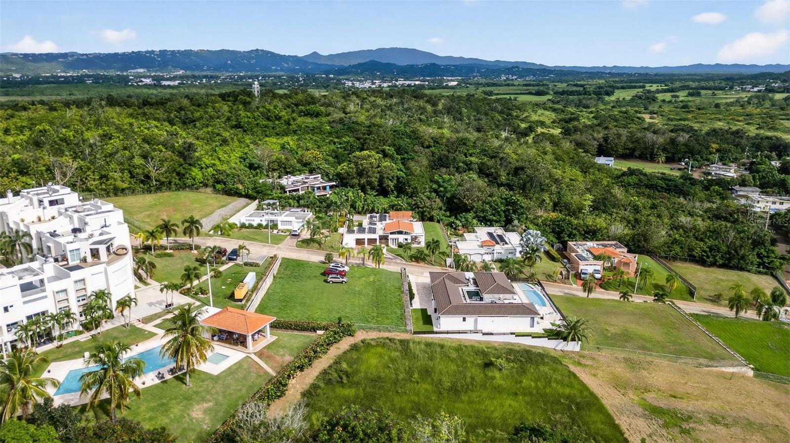 BARRIO BRAMADERO - Residential