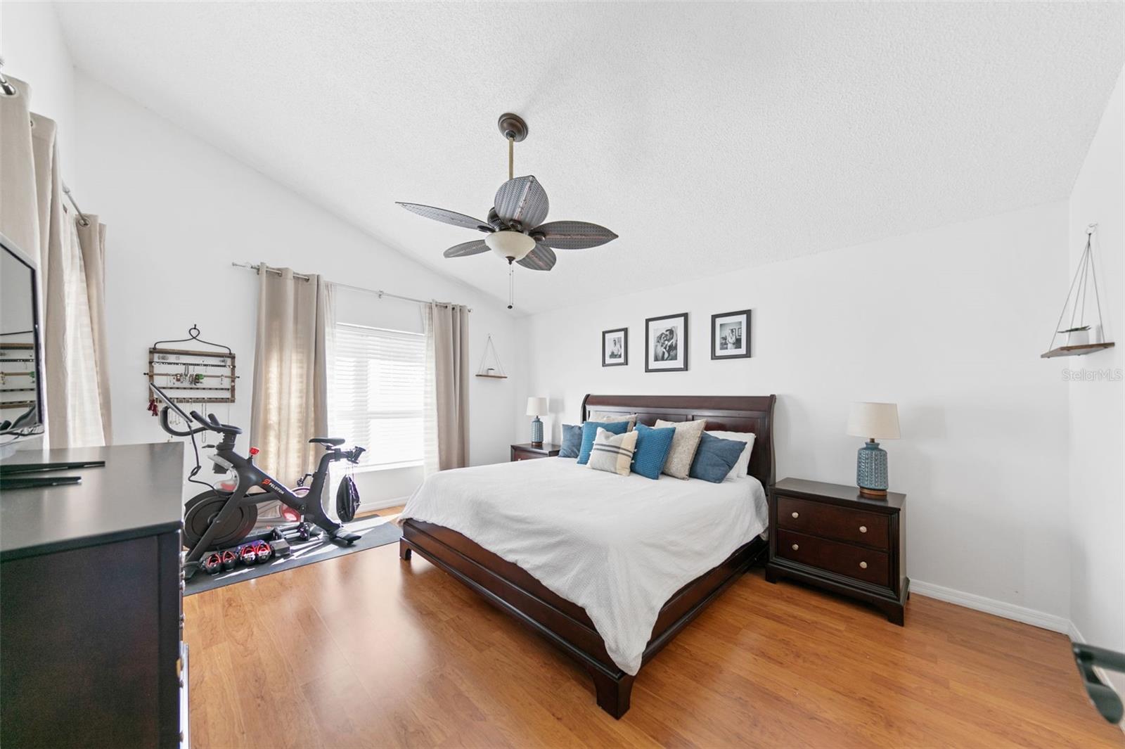 DEER HOLLOW - Residential