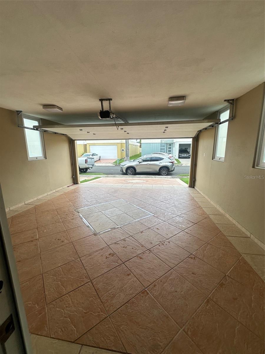 URB. PARQUE DE CANDELERO - Residential