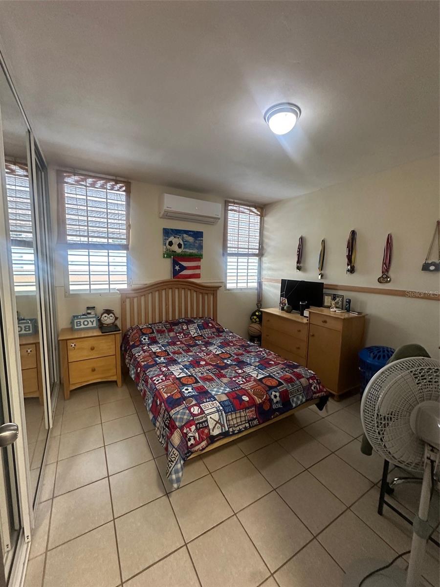 URB. PARQUE DE CANDELERO - Residential