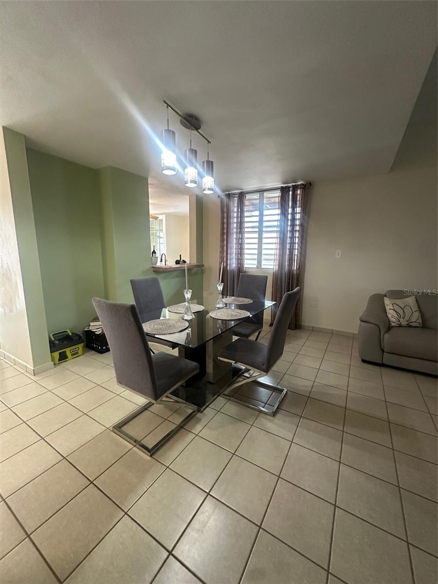 URB. PARQUE DE CANDELERO - Residential