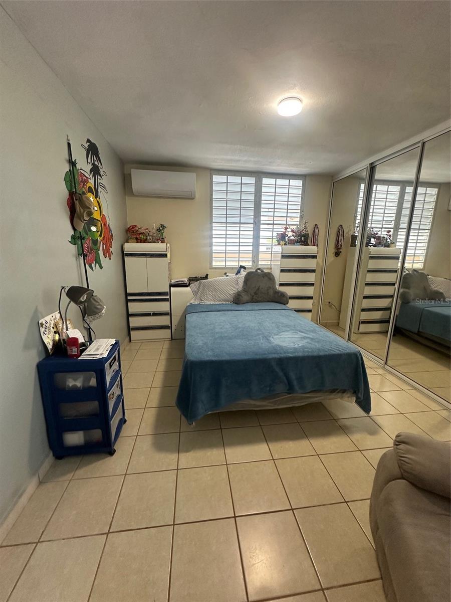 URB. PARQUE DE CANDELERO - Residential