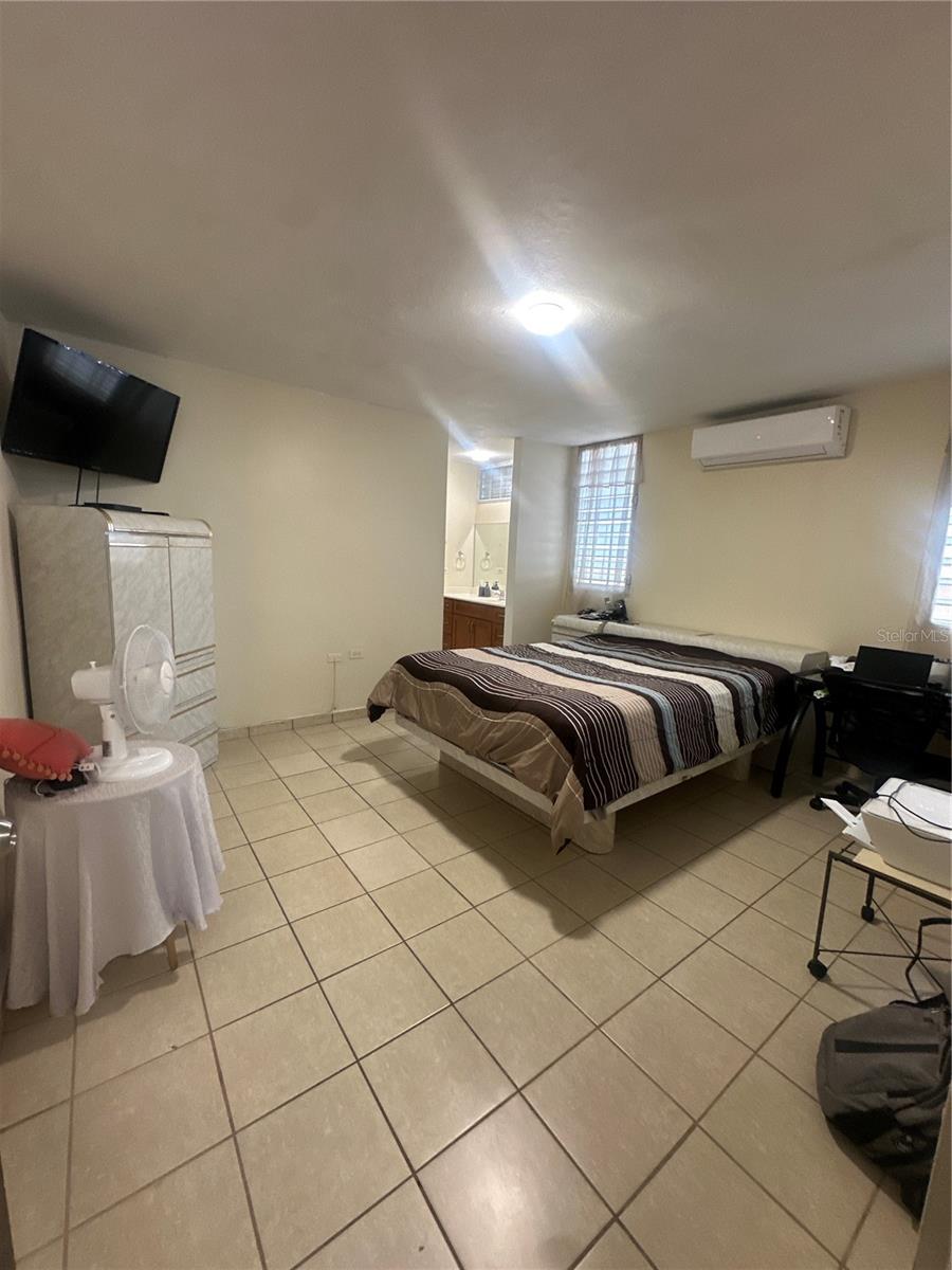 URB. PARQUE DE CANDELERO - Residential