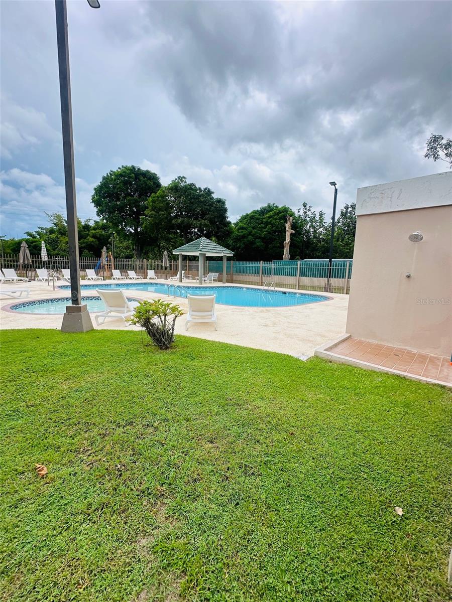 URB. PARQUE DE CANDELERO - Residential