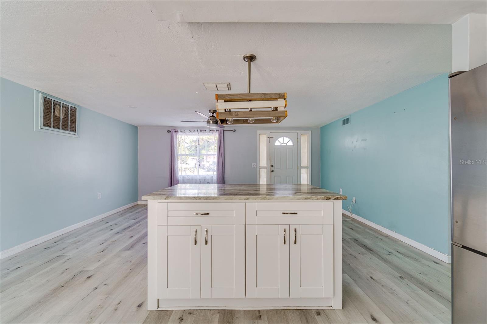 COUNTRY CLUB ESTATES - Residential