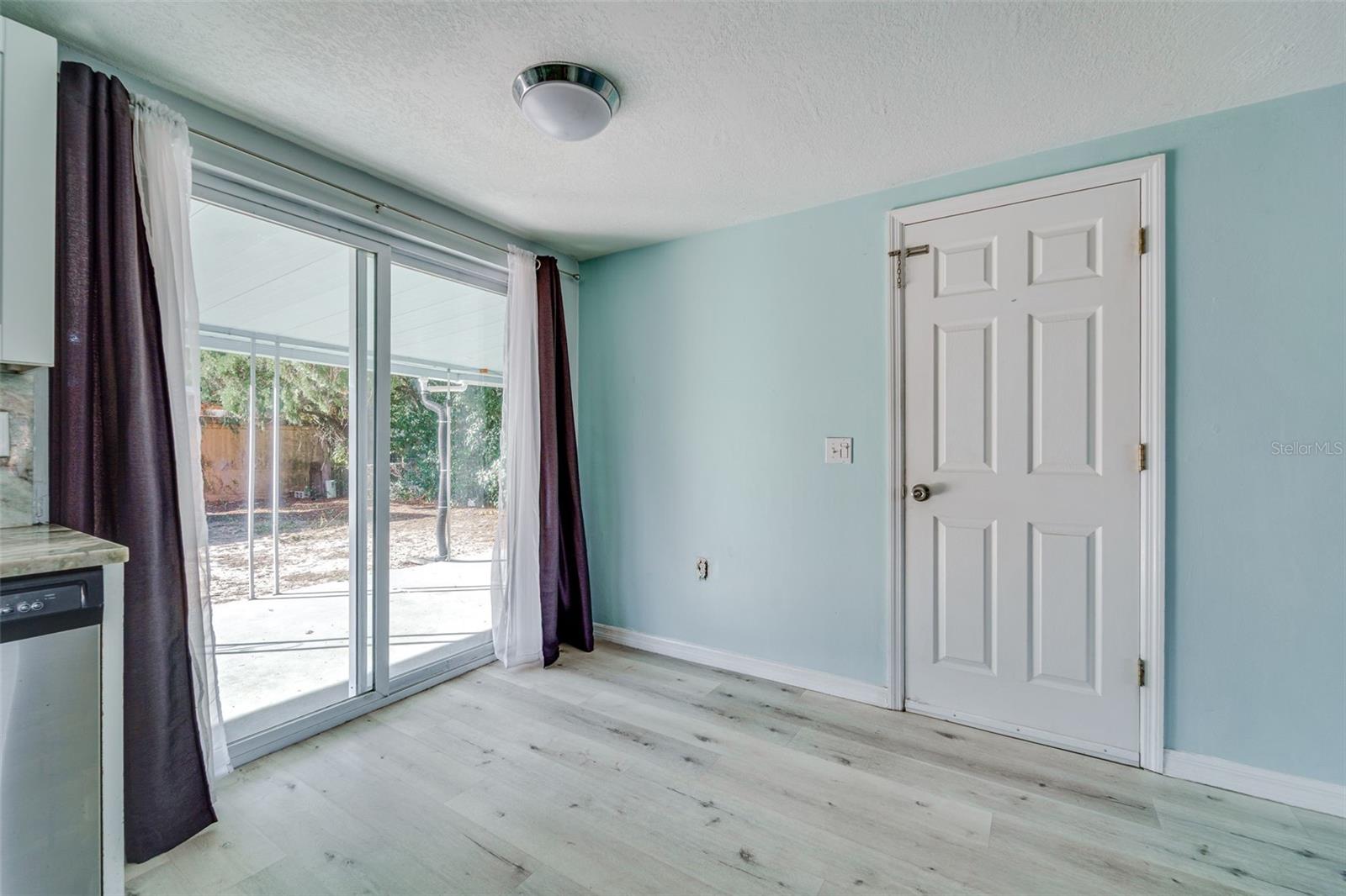 COUNTRY CLUB ESTATES - Residential