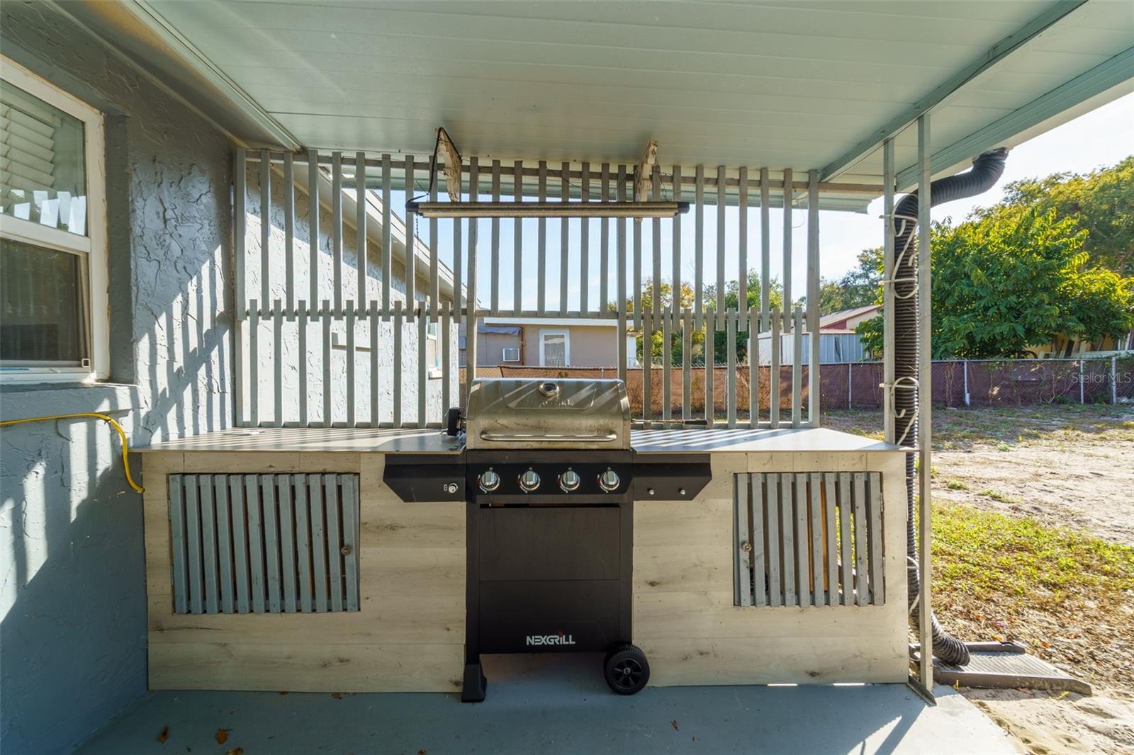 COUNTRY CLUB ESTATES - Residential