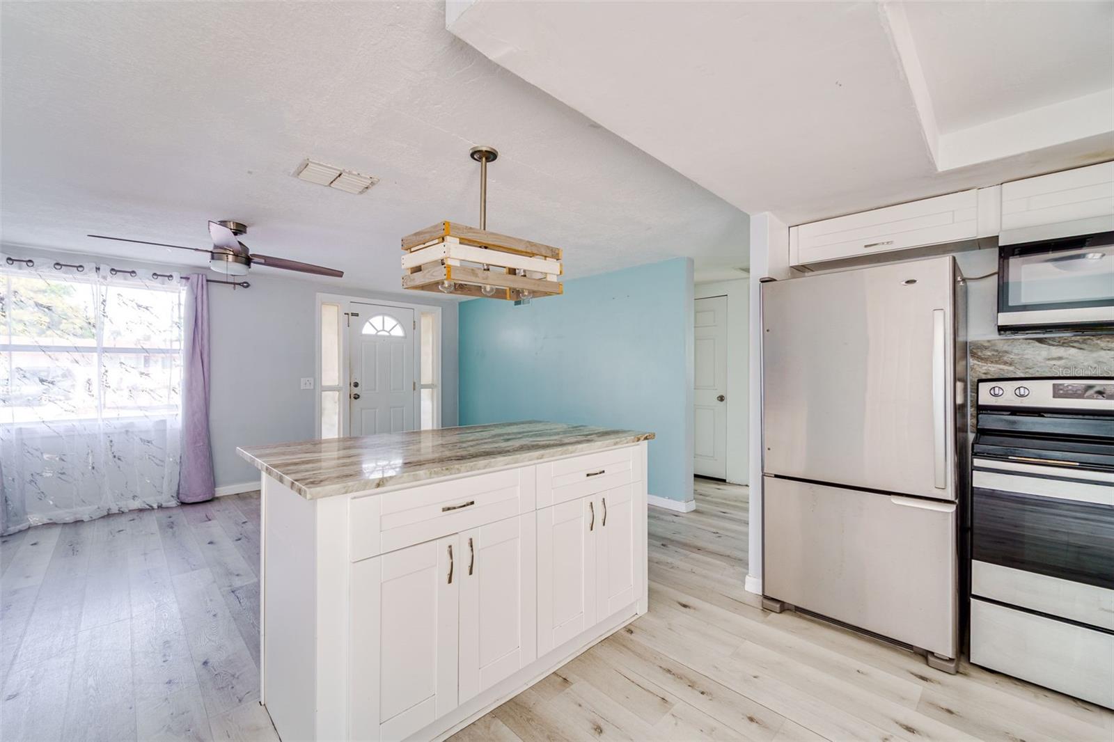 COUNTRY CLUB ESTATES - Residential