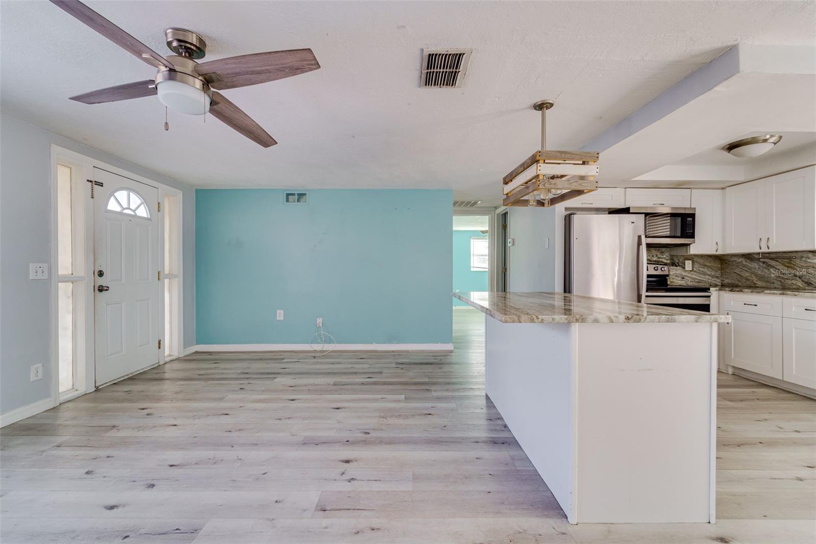 COUNTRY CLUB ESTATES - Residential