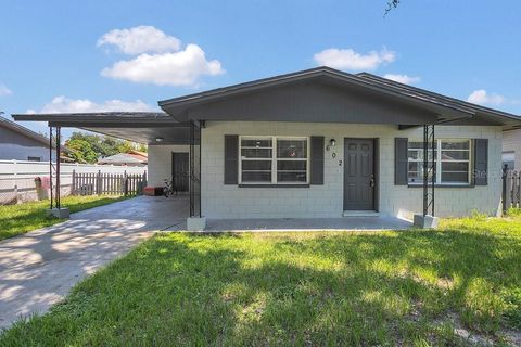 A home in WINTER HAVEN