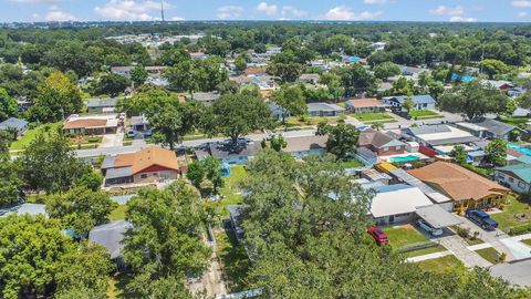 A home in WINTER HAVEN