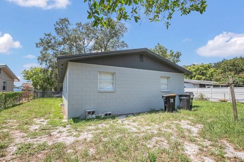 A home in WINTER HAVEN