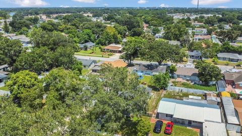 A home in WINTER HAVEN