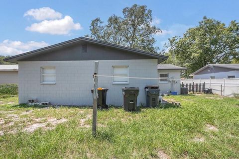 A home in WINTER HAVEN