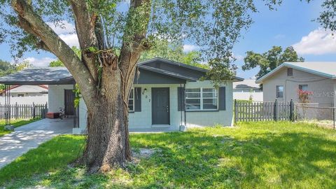 A home in WINTER HAVEN